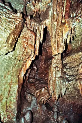 Пещера Кривата пещ - Гинци