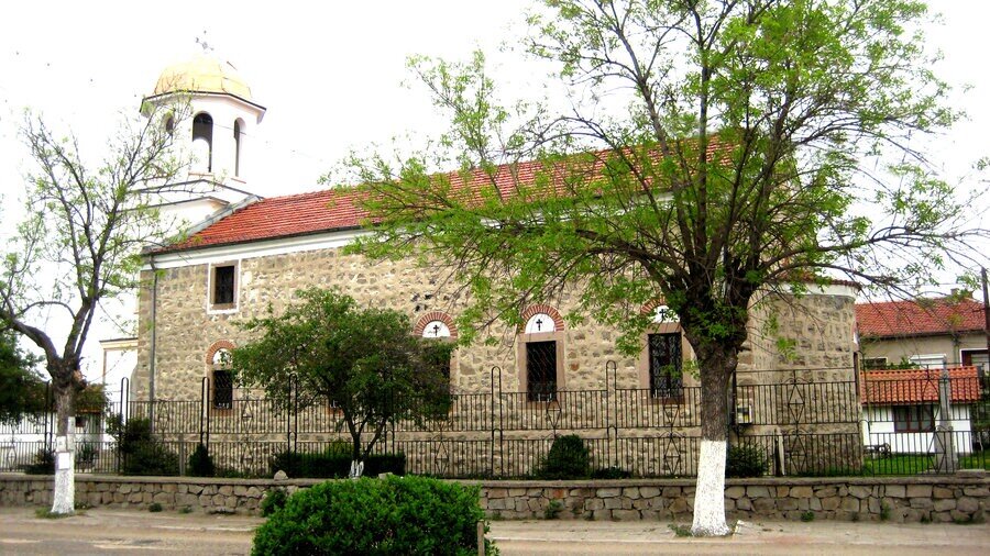 Църква "Св. Троица" - Труд