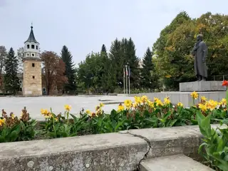 Площад "11 май" - Бяла Черква