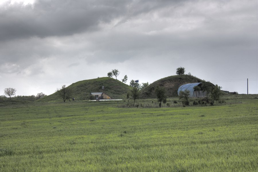 Свещарска гробница