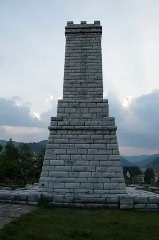 Войнишки паметник - Чепеларе