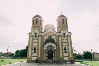 Храм "Св. вмчк. Димитър" - с.Дойренци