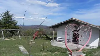 Параклис "Св. София, Вяра, Надежда и Любов" - Бъзовец