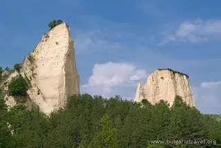 Кърлановски пирамиди