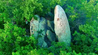 Tракийски светилища на вр. Байрака