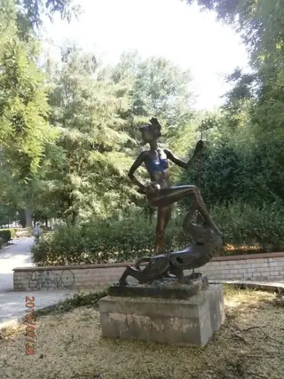 Скулптурна композиция "Диана - богинята на лова" - Варна