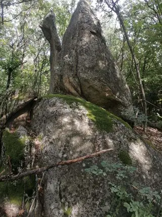 Мегалит "Бухала" на връх Байрака