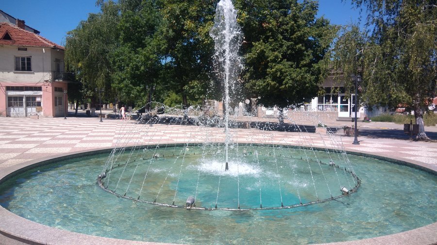 Фонтан - Долна баня