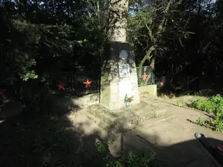 Паметник на убитите ятаци от село Антон