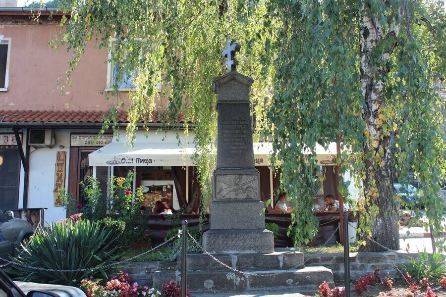 Паметник на загиналите във войните - Своге