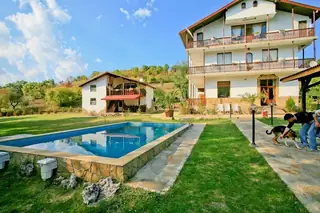 Хижа "Дрънчи Дупка"