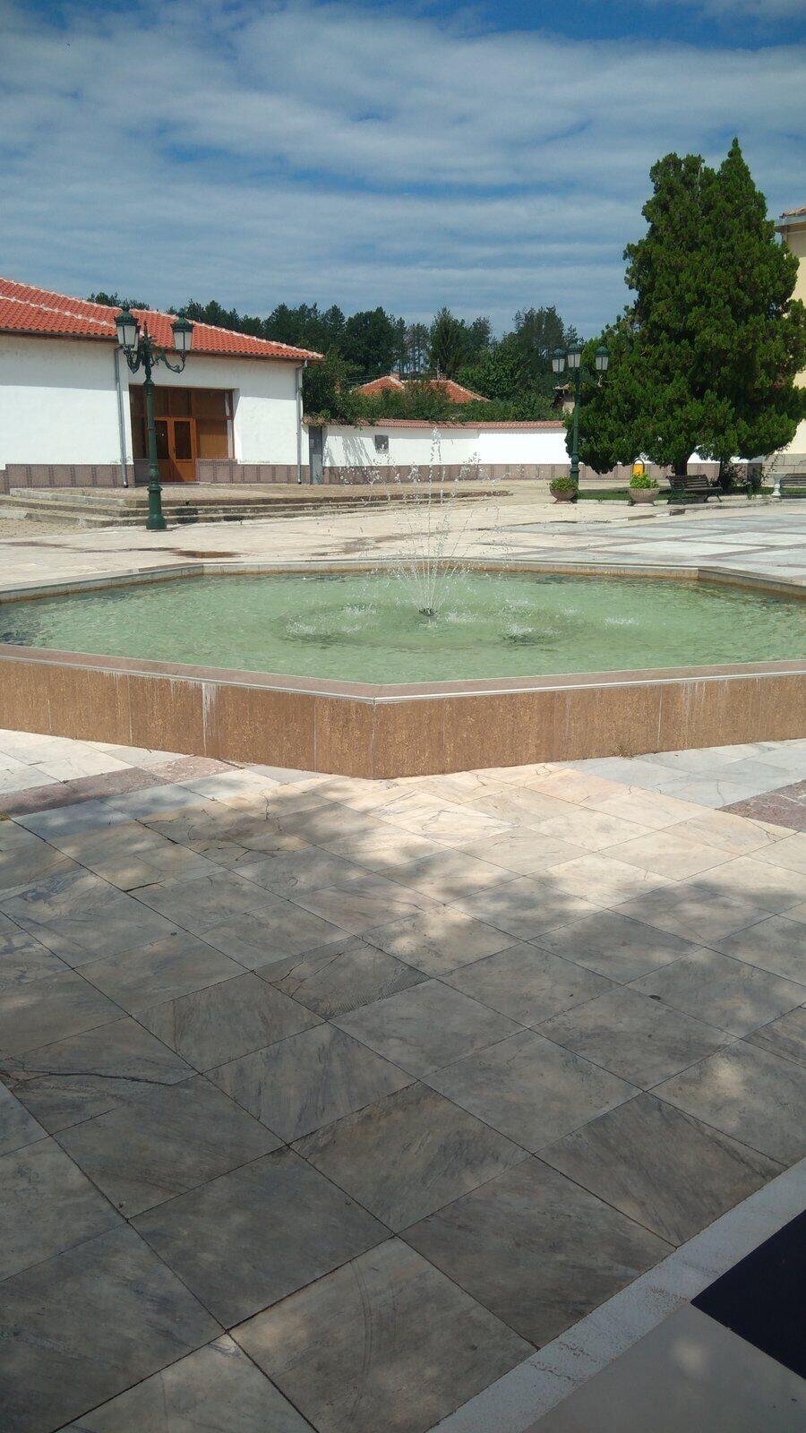 Площад "Генчо Къргов" - Гурково