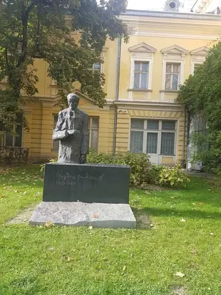 Паметник Йордан Радичков