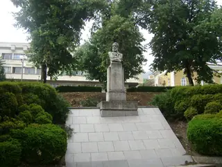 Паметник на Лайош Кошут - Шумен