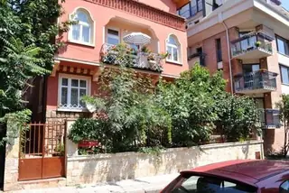 Сграда, в която е живял Ячо Кабаивански - София