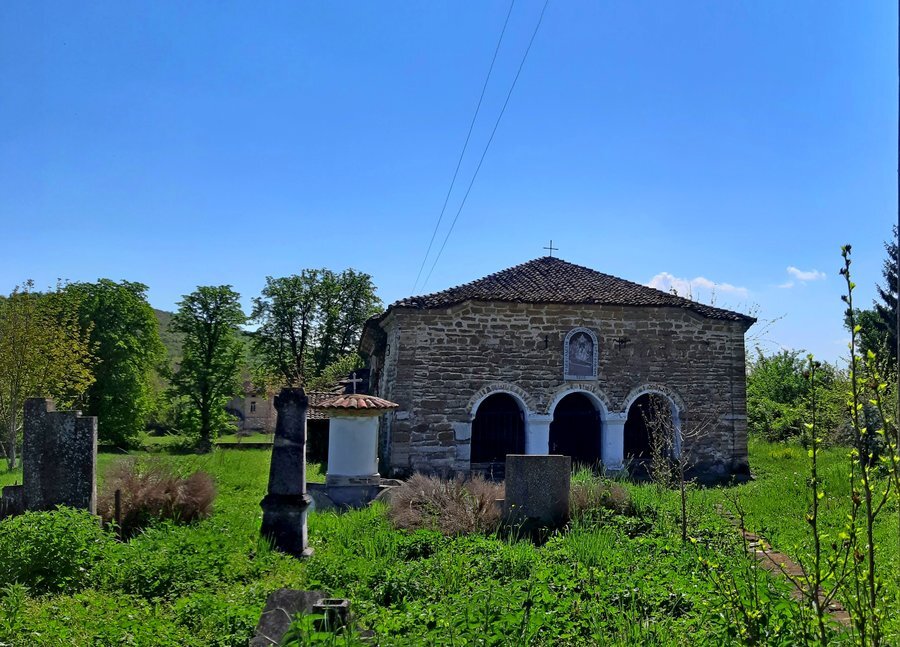 Храм "Успение Богородично" - с.Михалци