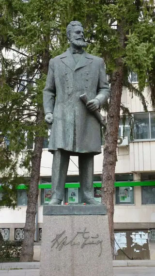 Паметник на Христо Ботев - Ботевград