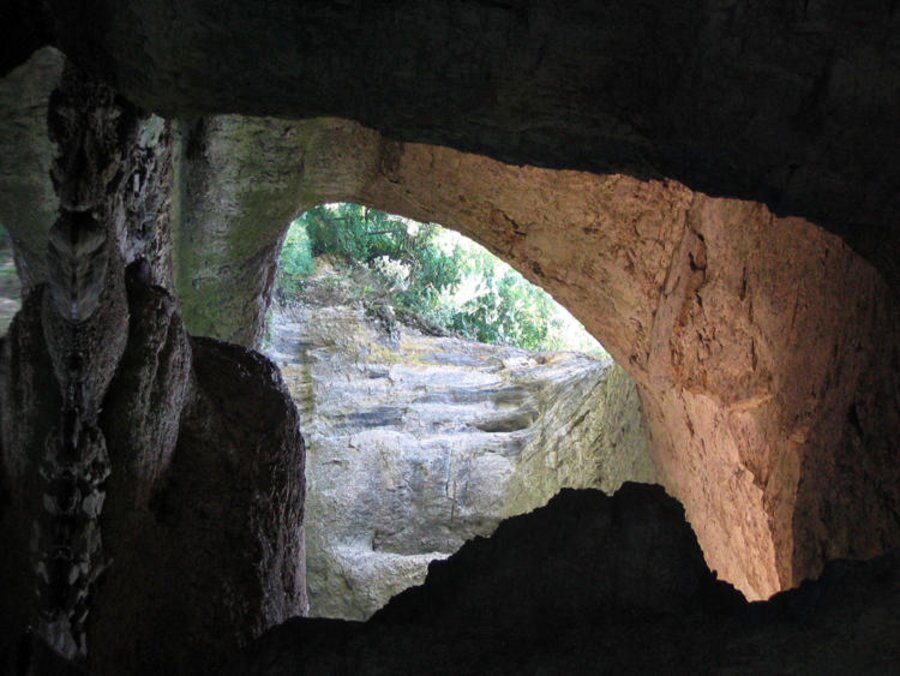 Скален лабиринт "Пешкето"