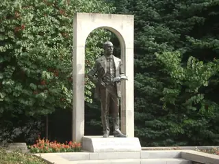 Паметник на Добри Войников - Шумен