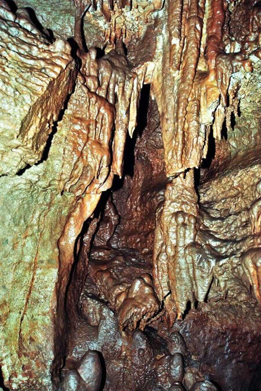 Пещера Кривата пещ - Гинци