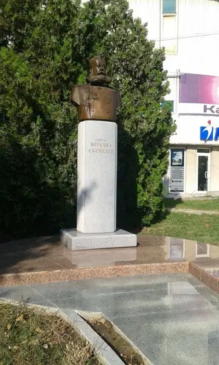 Бюст-паметник на ген. Михаил Скобелев - Сливен