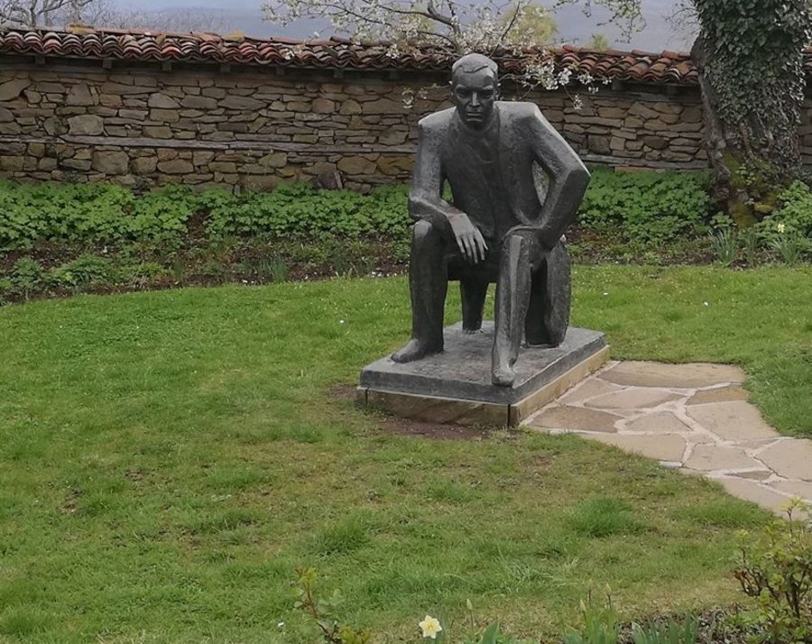 Паметник на Йордан Йовков - с. Жеравна