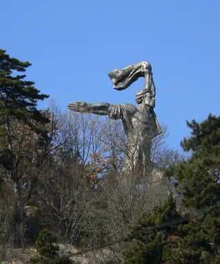 Паметник на Септемврийското въстание - Мъглиж