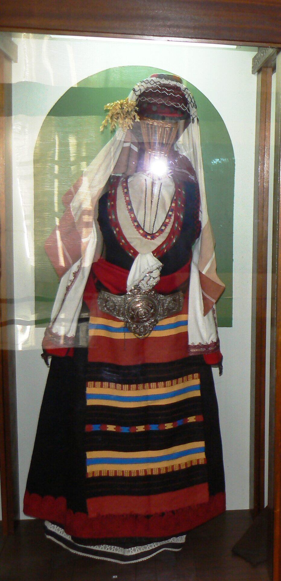Българи