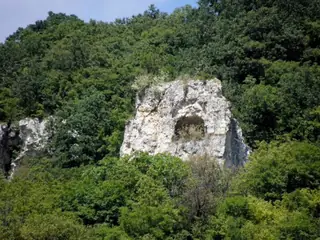 Скален манастир  "Момина скала" - с.Троица