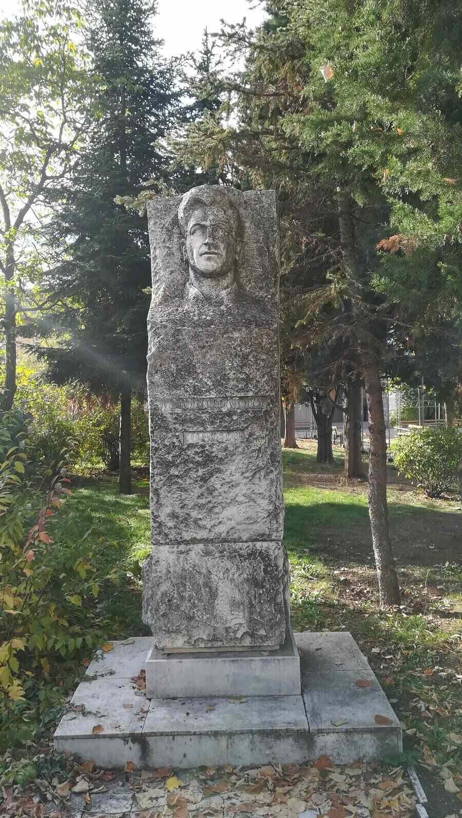 Паметник на Методи Шаторов - Брацигово