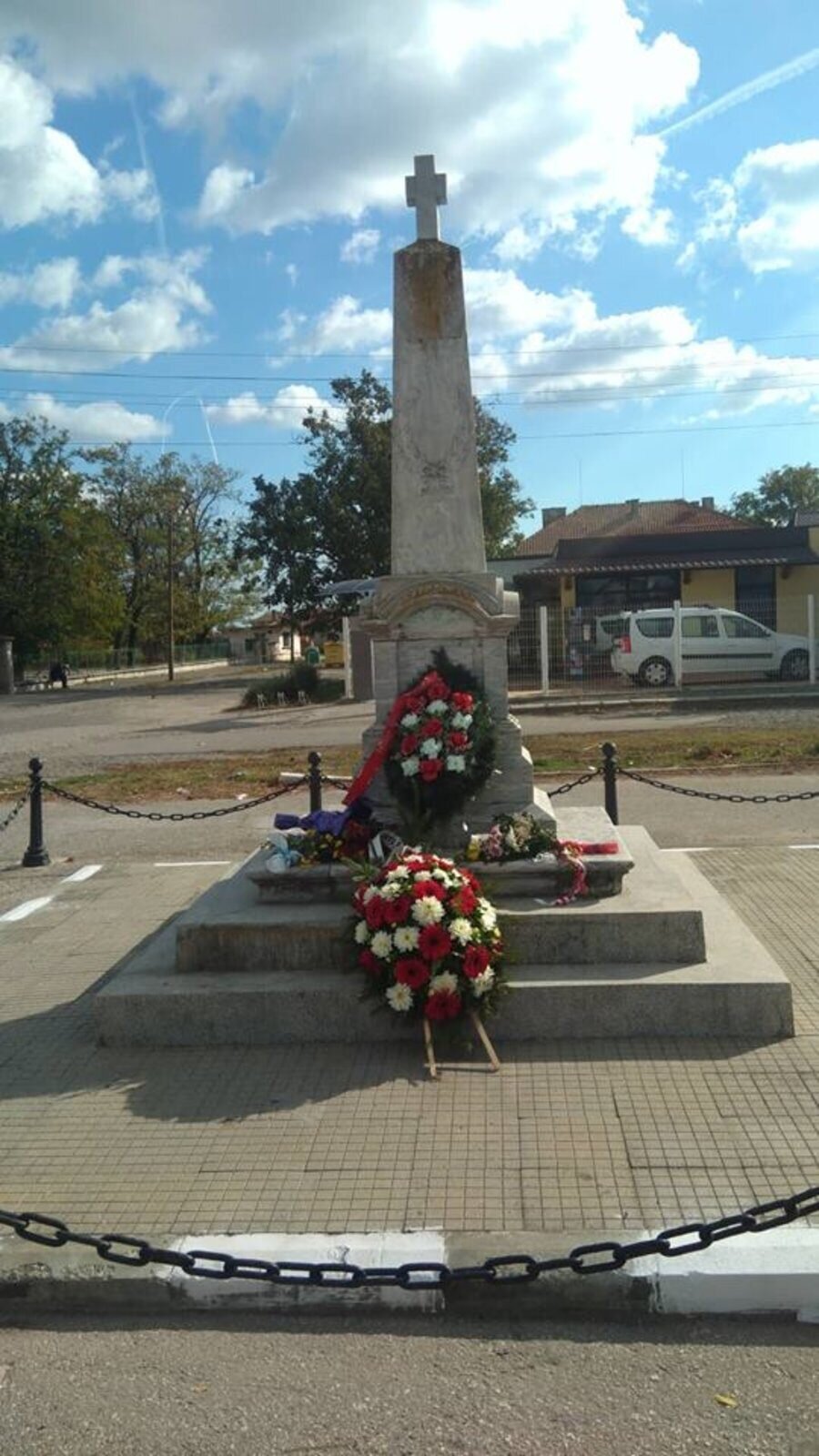 Паметник на загиналите във войните - с. Горно Ботево