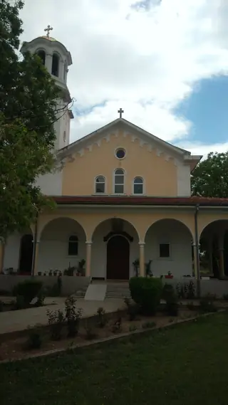 Църква "Св. Вмчк. Георги" - с. Белозем