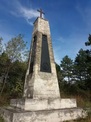 Паметник в памет падналите войни от 121-и Пензенски полк - Плевен