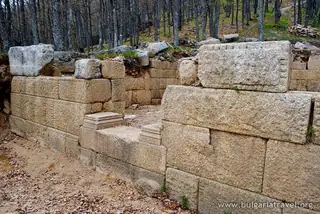 Архитектурен комплекс Кози грамади - Старосел