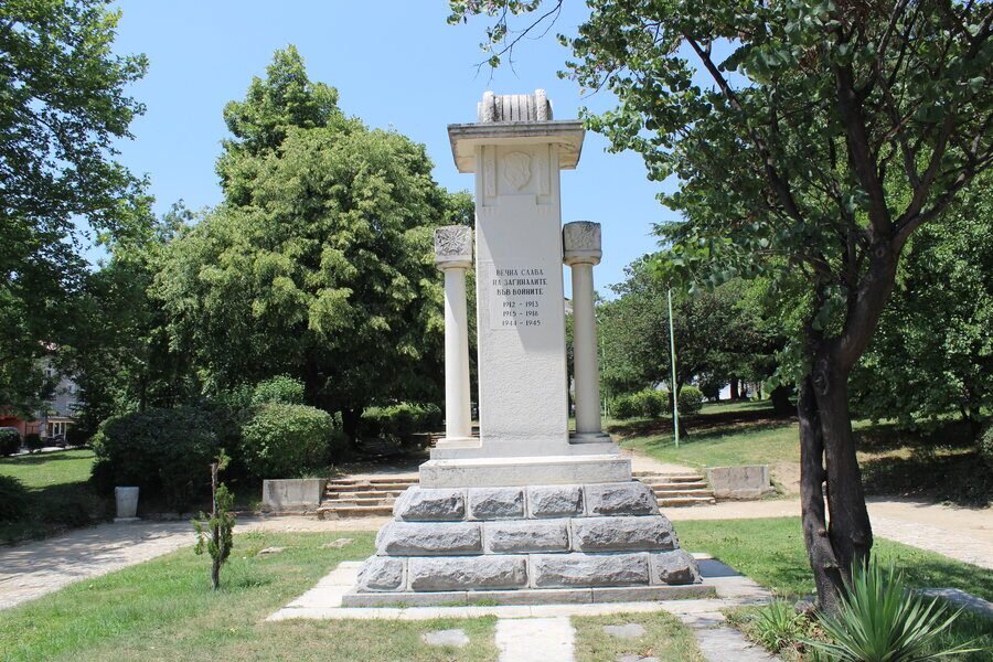 Паметник на загиналите във войните - Сандански