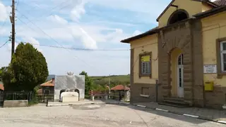 Войнишки паметник - с.Струпец