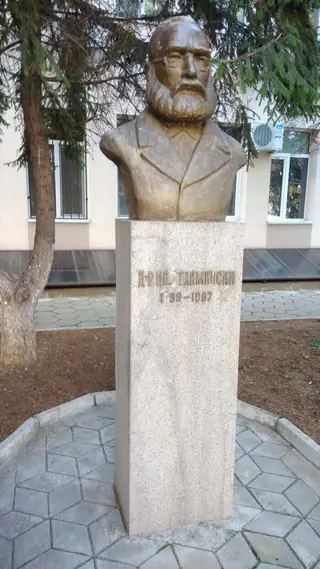 Паметник на д-р Иван Селимински - Сливен