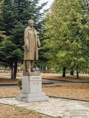 Паметник на Акад. Дончо Костов - с.Локорско