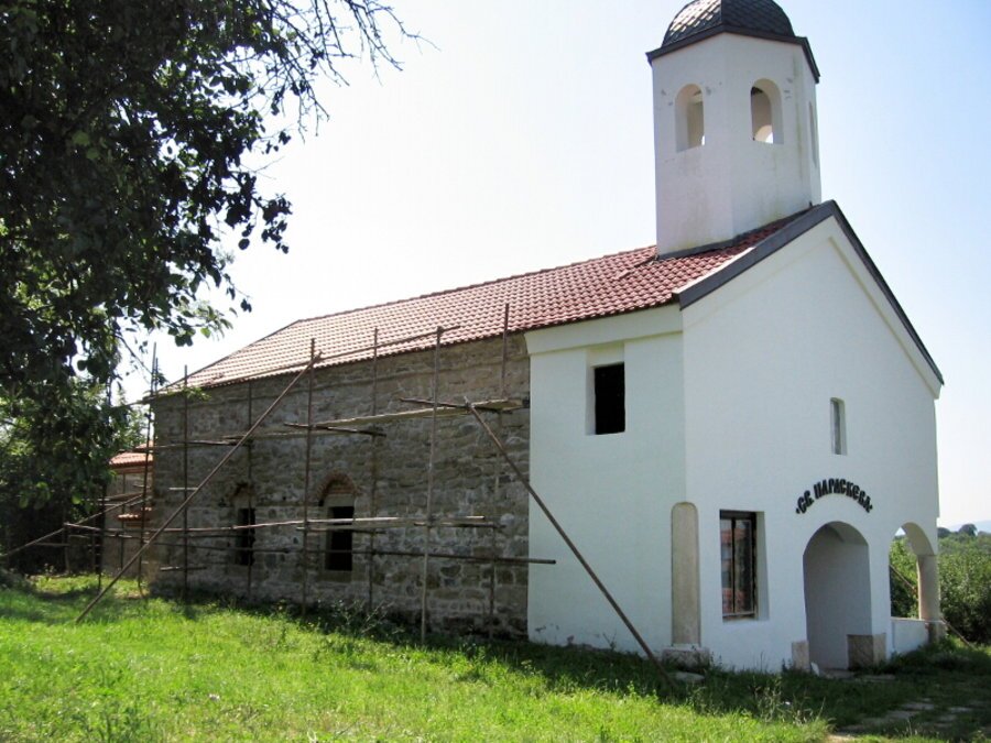 Kъсносредновековната църква "Света Петка" - Таваличево