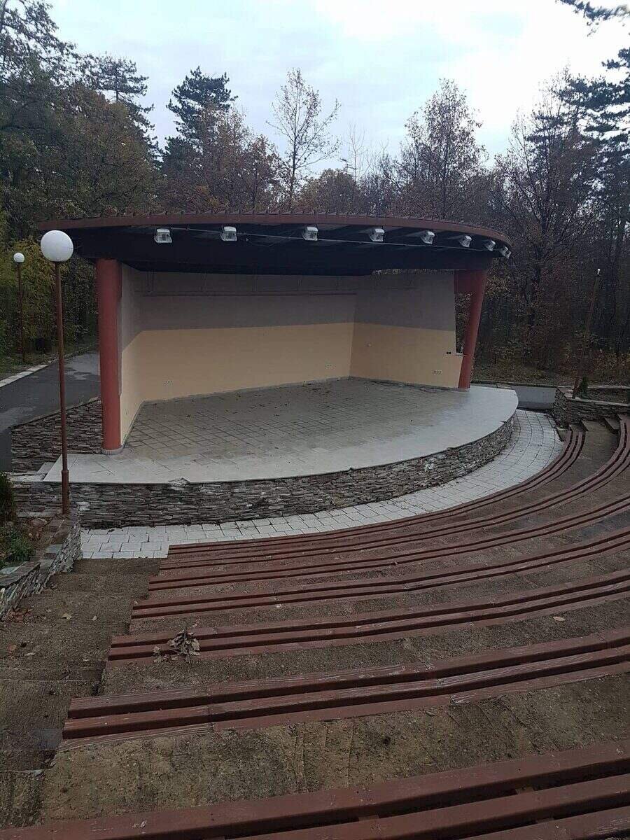 Амфитеатър - Вършец