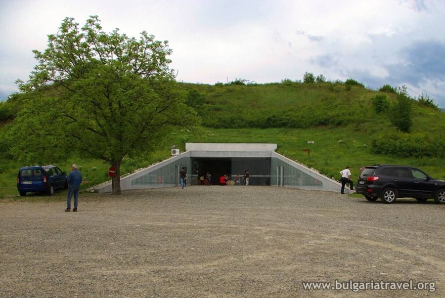 Гробница на цар Севт III "Голямата Косматка" – Казанлък