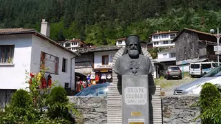 Паметник на Екзарх Стефан I - Широка лъка