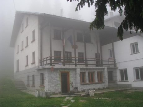 Хижа "Вежен"