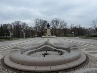 Антифашистки паметник - Лом