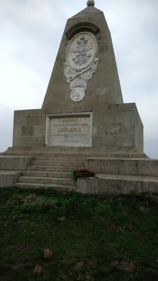 Паметникът на загиналите воини в Джуранлийския бой