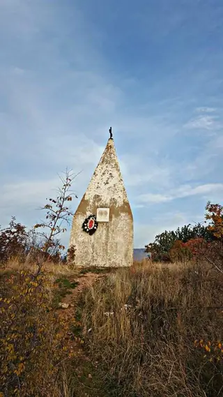 Паметник на убитите парламентьори - Перущица