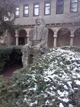 Паметник на Колю Фичето - Велико Търново