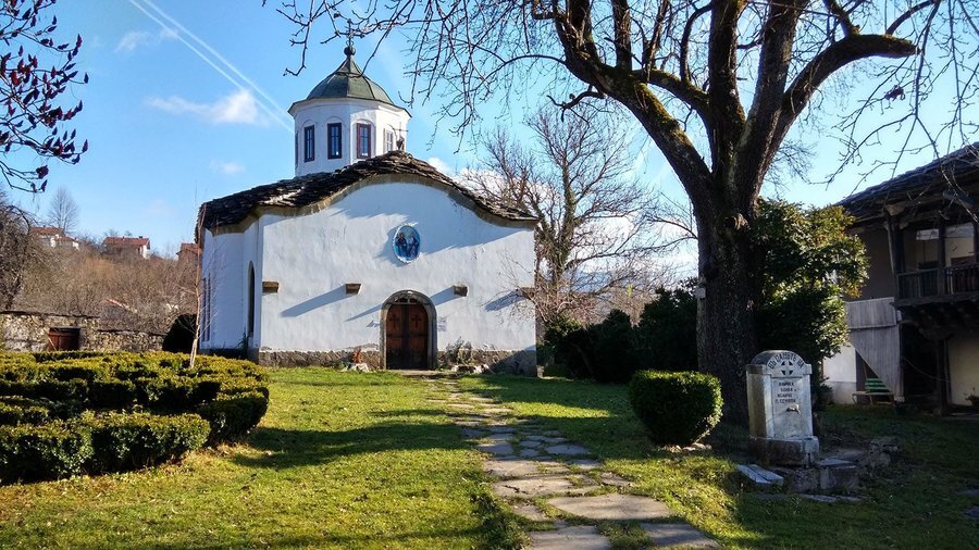 Новоселски манастир "Св. Троица" - Априлци