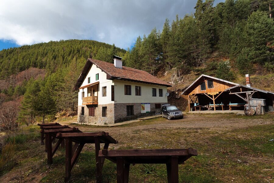 Хижа "Загаза"