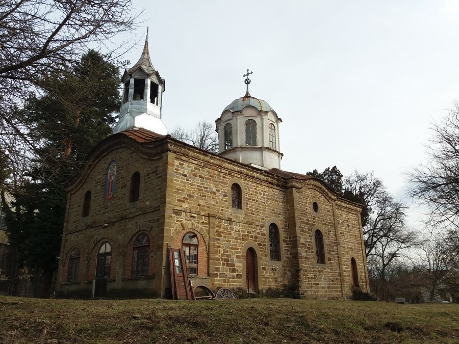 Църква "Св. Арх. Михаил" - с. Ряховците
